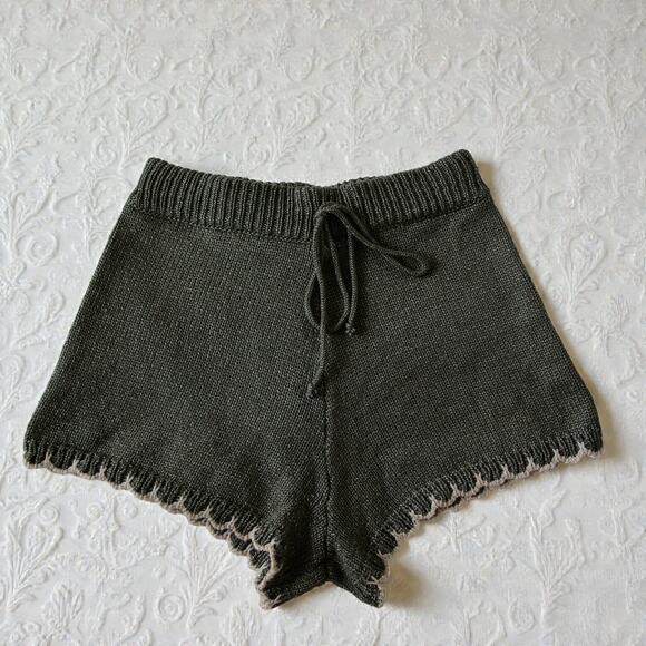 mahina Pants - Mahina Green knit shorts size M